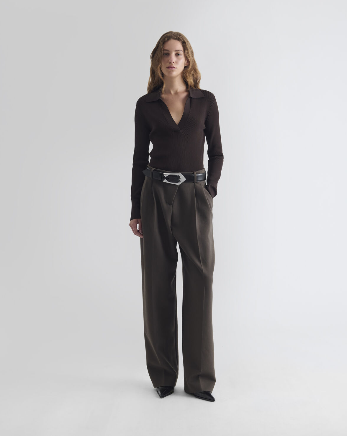 RIBBED POLO COLLAR TOP BROWN