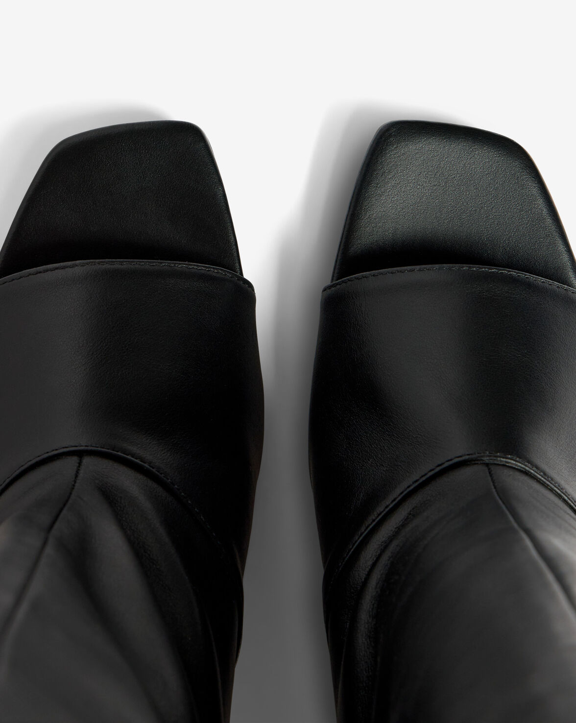 LEATHER BOOTS